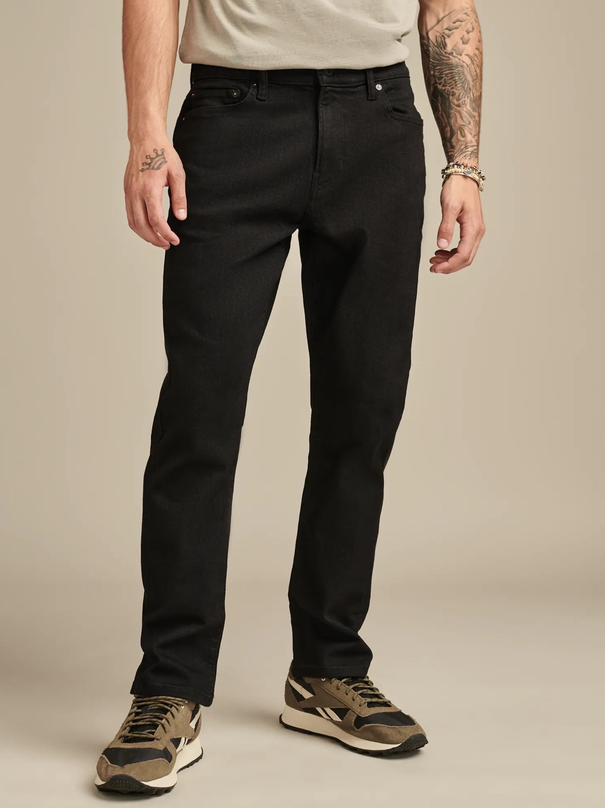Men's Straight fit Advanced Stretch Black jeans