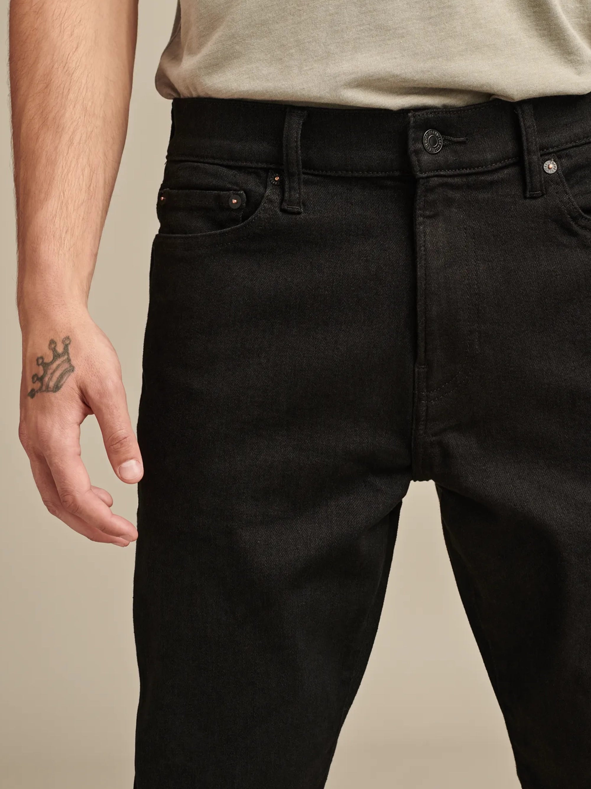 Men's Straight fit Advanced Stretch Black jeans