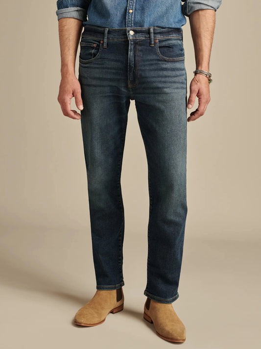 Men's Straight fit Advanced Stretch jeans