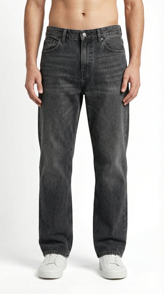 Pull & Bear Men’s Relaxed Fit Jeans in Dark Grey Wash