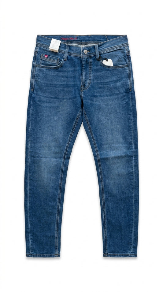 Mustang Men’s Light-Medium Blue Tapered Jeans