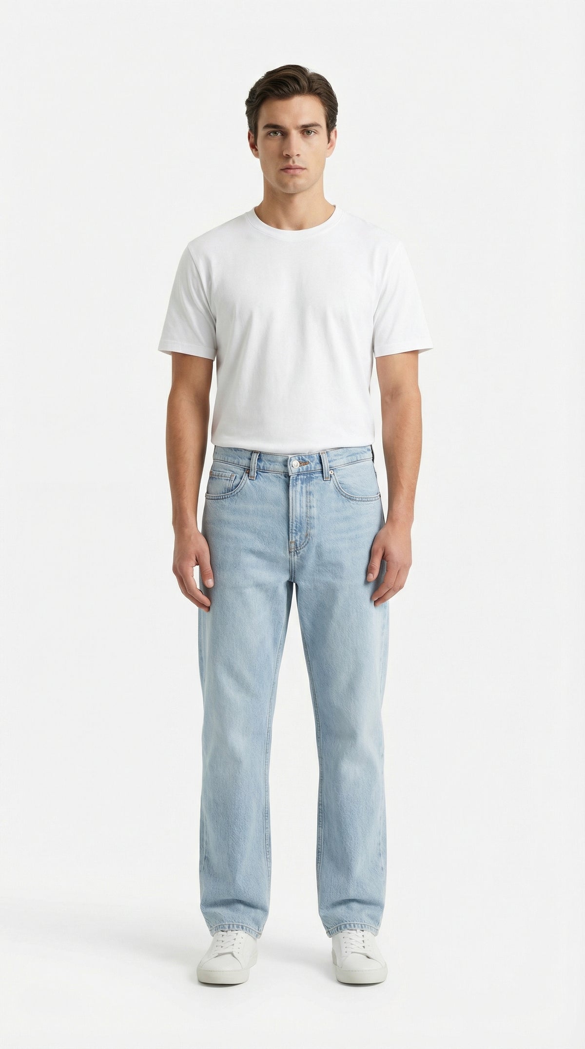 Pull & Bear Men’s Relaxed Fit Jeans in Light Blue Wash